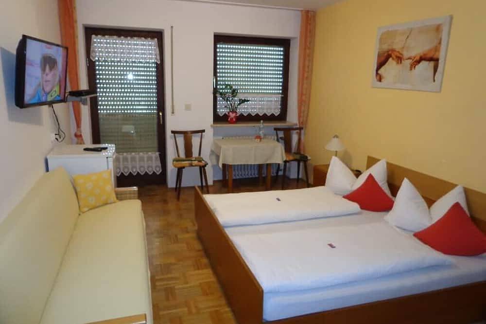 Ganze Wohnung, Gemütliches Mehrbettzimmer mit Panoramablick in den Hohenbogenwinkel in Neukirchen beim Heiligen Blut, Ostbayern