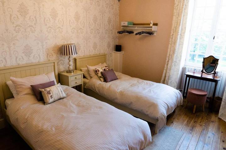 Location de vacances pour 8 personnes, avec piscine et jardin à Lorignac - 4