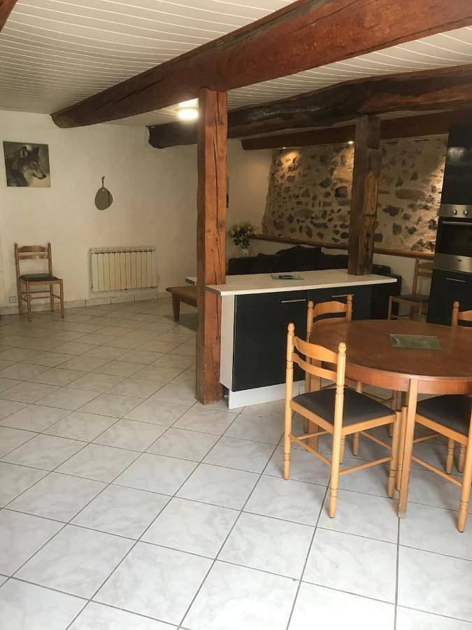 Location de vacances pour 6 personnes, avec balcon et vue, animaux acceptés à Yronde-et-Buron - 4