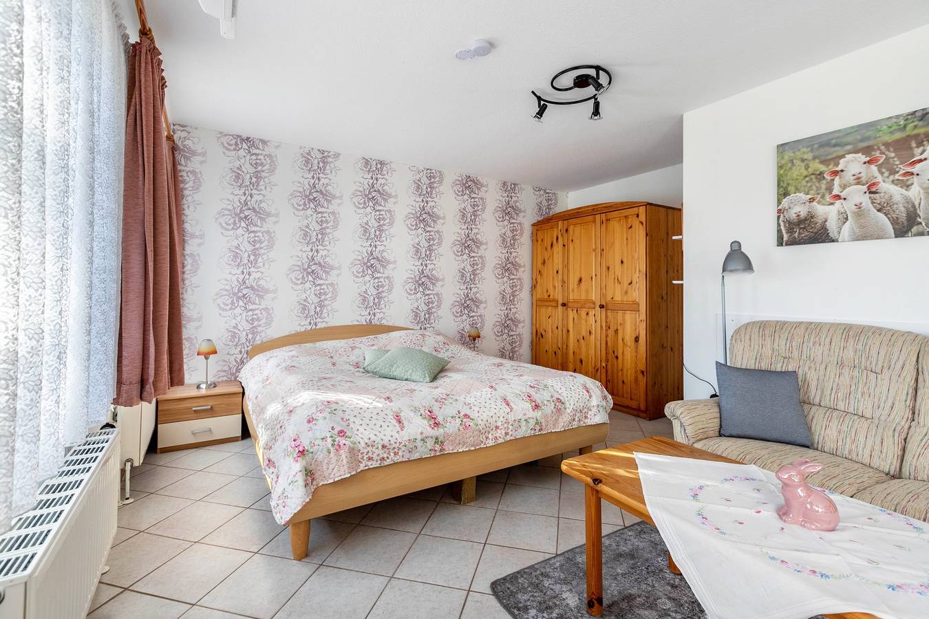 Ganze Wohnung, Ferienwohnung 'Fewo Heinke' mit privater Terrasse, privatem Garten und Wlan in Tilli (Perlworm), Pellworm