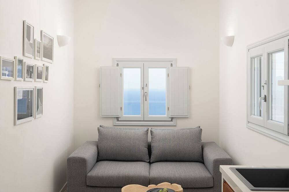 Rooftop Views & Private Htd Pool – 2Br Villa, Orana Residence in Imerovigli, Santorin