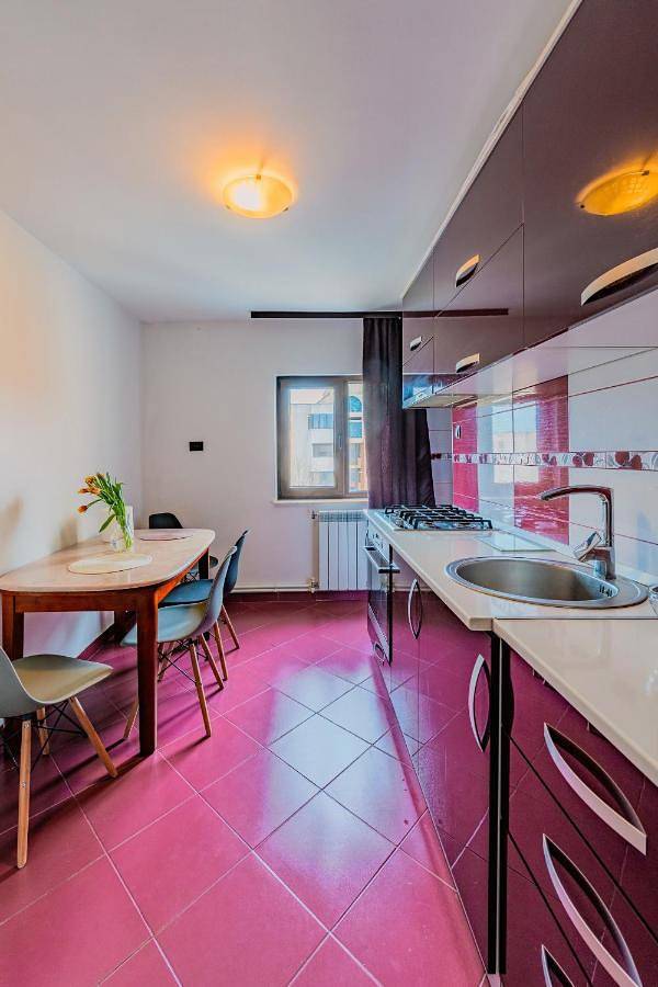 Gîte pour 6 personnes, avec vue et balcon dans Mangalia