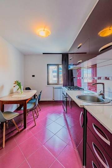 Gîte pour 6 personnes, avec balcon et vue dans Mangalia