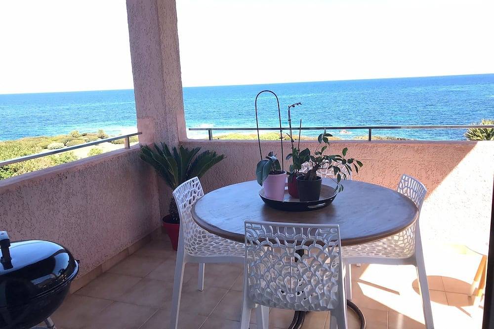 Apartamento entero, 3 habitaciones en casa en el agua, con vistas al mar y las rocas in Sant Ambroggio, Lumio