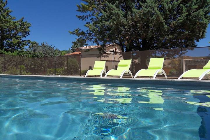 Ferienhaus für 4 Personen, mit Garten und Pool sowie Balkon - 1
