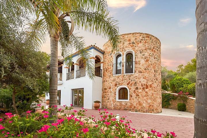 Villa pour 12 personnes, avec jardin et terrasse - 1