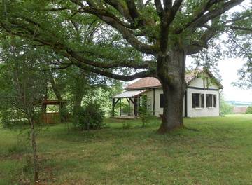 Gîte pour 4 personnes, avec terrasse et jardin à Montignac