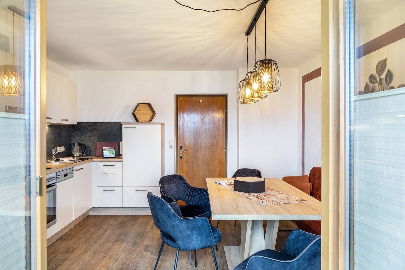 Ganze Wohnung, Apartment Landhaus Zeller: 3 Schlafzimmer, Bergblick, Garten & Wlan in Tuxer Alpen, Fügenberg
