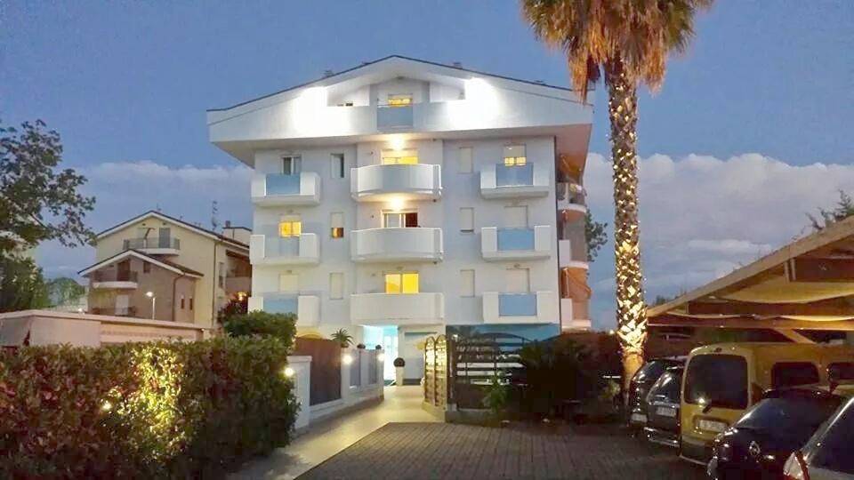 Residence Blumarine in Giulianova, Giulianova (Commune)