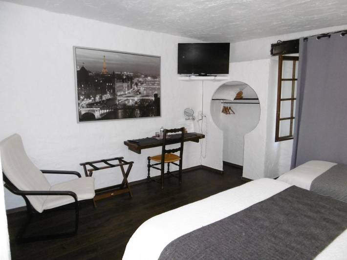 Hôtel pour 3 personnes, avec jardin à Les Avenières - 3