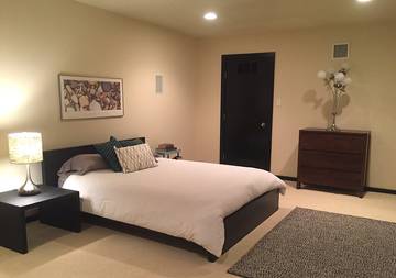 Vacation Home for 8 Guests in Northwest Harbor, North Fork, Picture 1