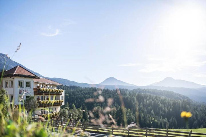 Hotel für 6 Personen, mit Terrasse und Garten sowie Kinderpool und Pool in Obereggen