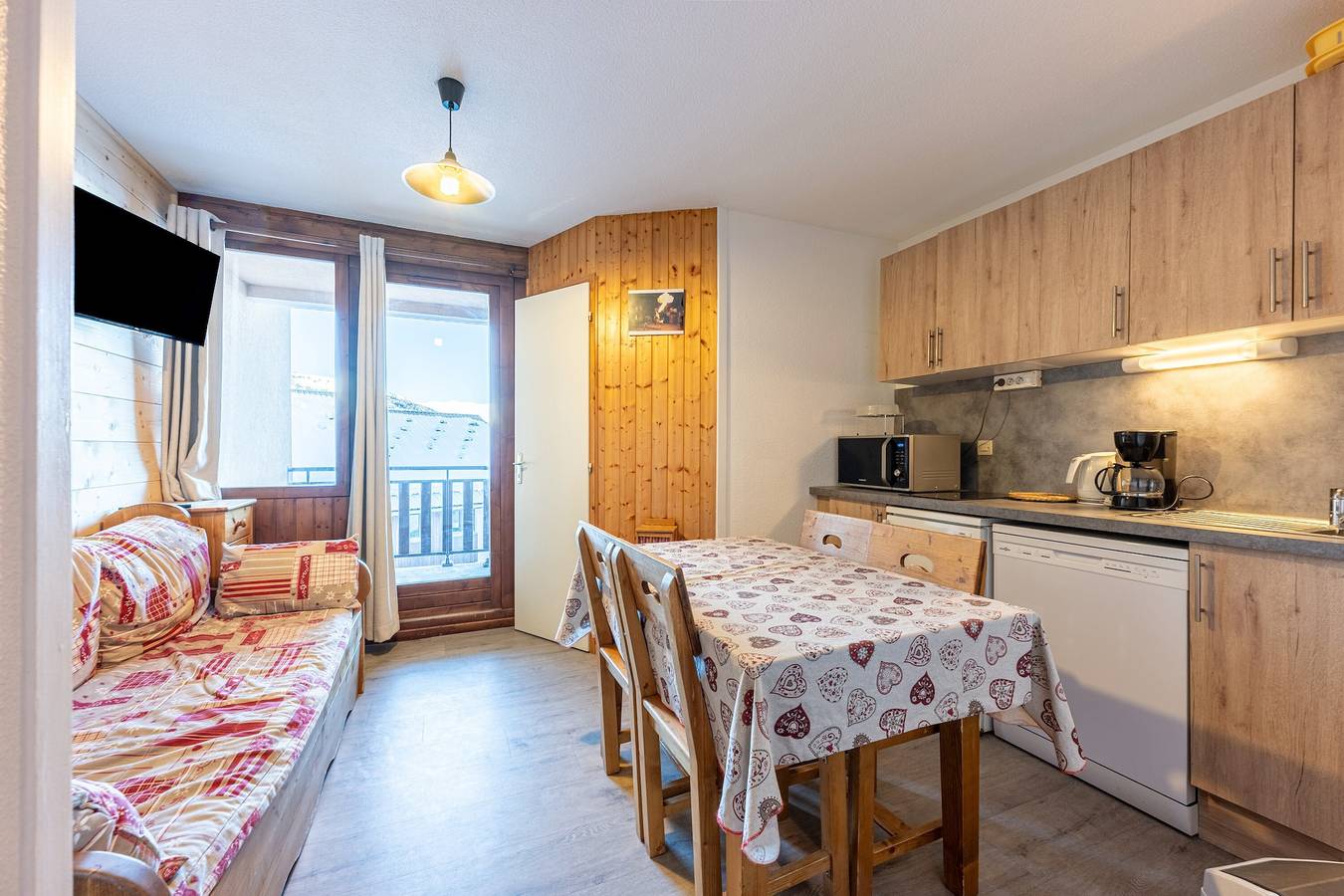 Appartement entier, Appartement 'La Croix Du Sud' avec vue sur montagne et balcon in Valmeinier, Région de Saint-Jean-de-Maurienne