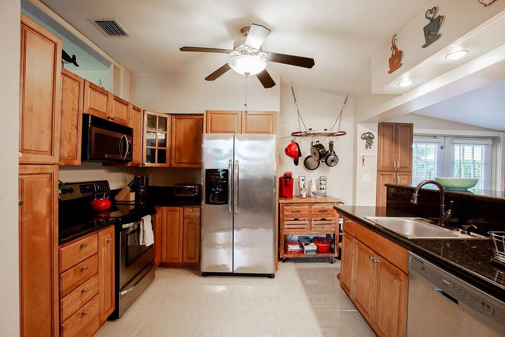 Privates, neu renoviertes / möbliertes Poolhaus in fußläufiger Entfernung zum Strand! in Pompano Beach, Broward County