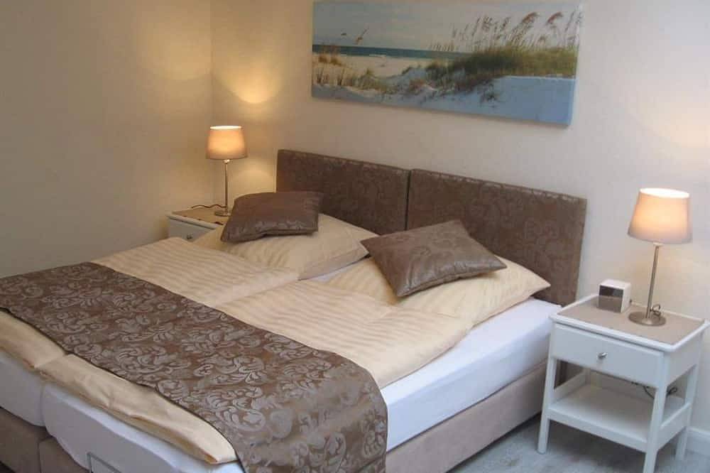 Ganze Wohnung, Ferienwohnung 1 - Altes Schulhaus in Bad Schwartau, Ostholstein