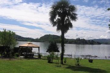 Gîte pour 9 personnes, avec balcon et jardin dans Pettenasco