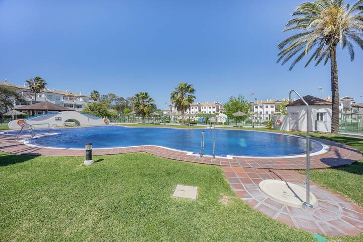 Apartamento de vacaciones para 4 personas, con jardín y piscina para niños - 1