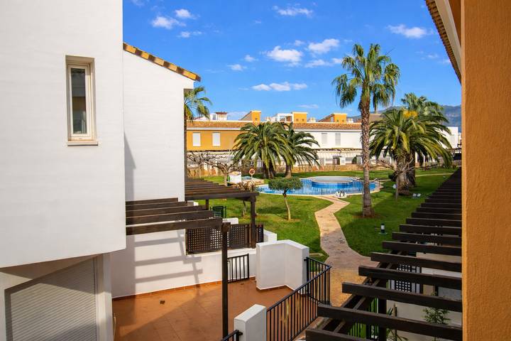Ferienhaus für 6 Personen, mit Terrasse und Kinderpool sowie Garten