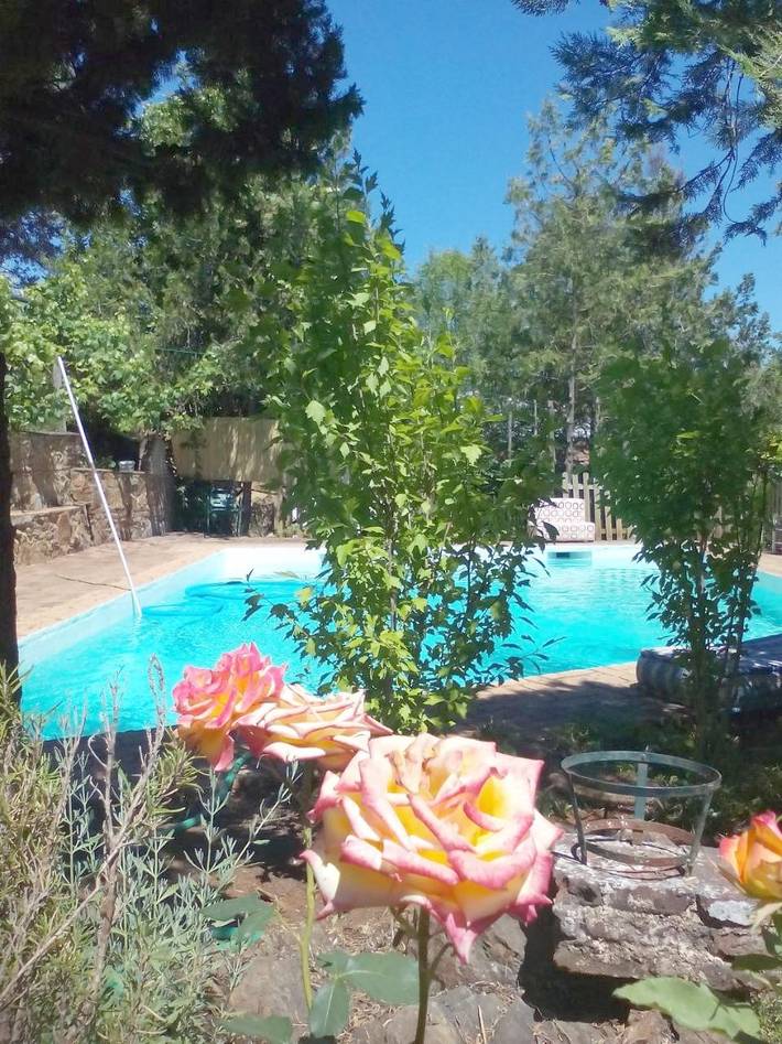 Casa rural para 5 personas, con Terraza y Jardín además de Piscina y Vistas en Cazalla de la Sierra