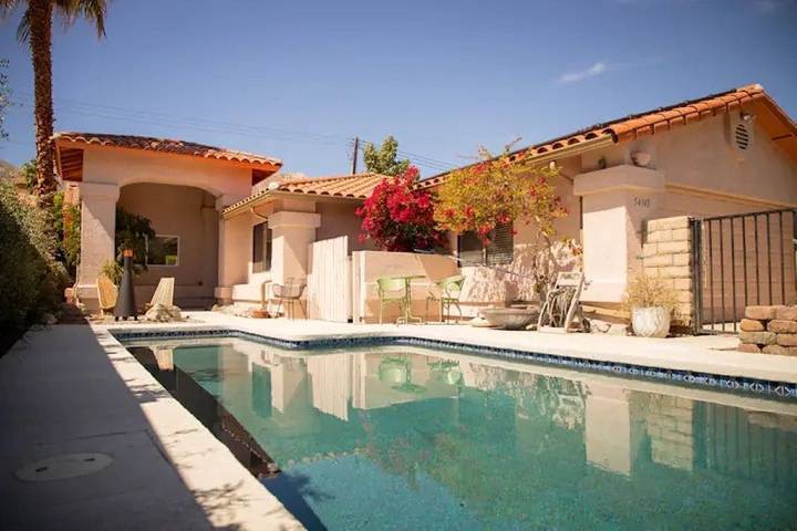 Vacation rental for 6 people, with sauna and terrace as well as yard in La Quinta (CA)