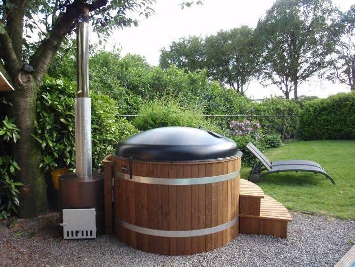 Location de vacances pour 12 personnes, avec jardin ainsi que piscine et jacuzzi à Chantonnay - 2