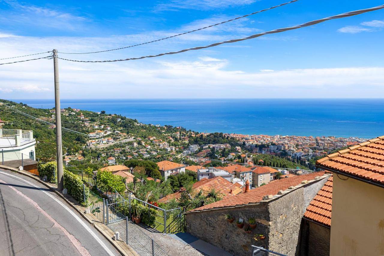 Hostdomus - Brezza Marina House in Moglio, Alassio