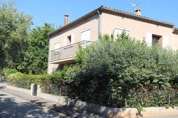 Gîte pour 8 personnes, avec jardin à Les Salles-sur-Verdon