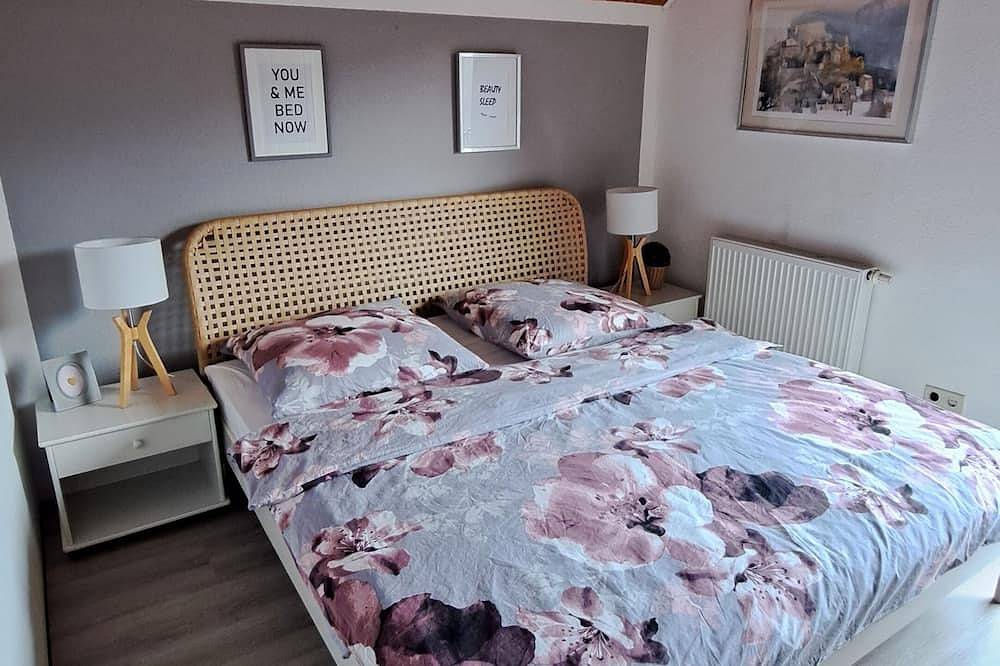 Wunderschönes Ferienhaus mit Südterrasse, moderne Möbel und neuem Boxspringbett. in Roth (Hausen), Hausen