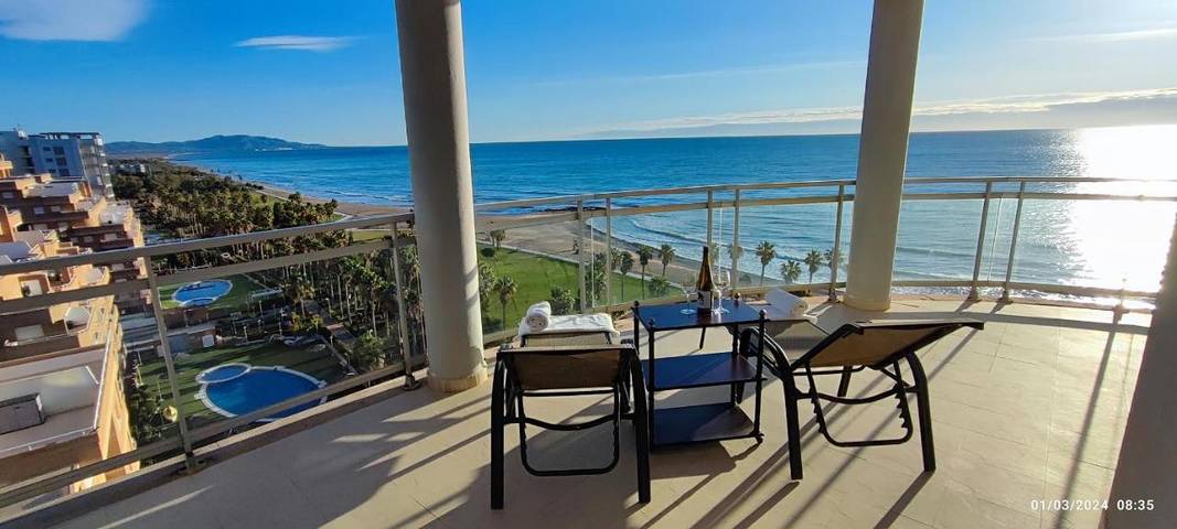 Apartamento de vacaciones para 7 personas, con piscina y piscina para niños además de vistas y jardín - 1