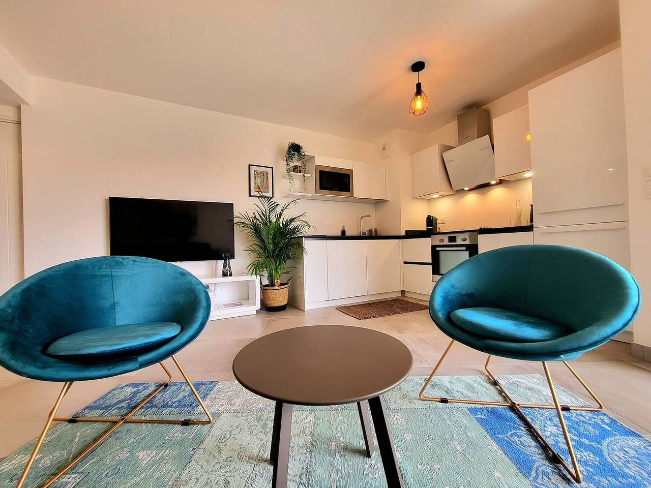 Appartamento intero, Le Marend 2 - Magnifique T3 avec Terrasse et Parking in Antibes, Costa mediterranea (Francia)