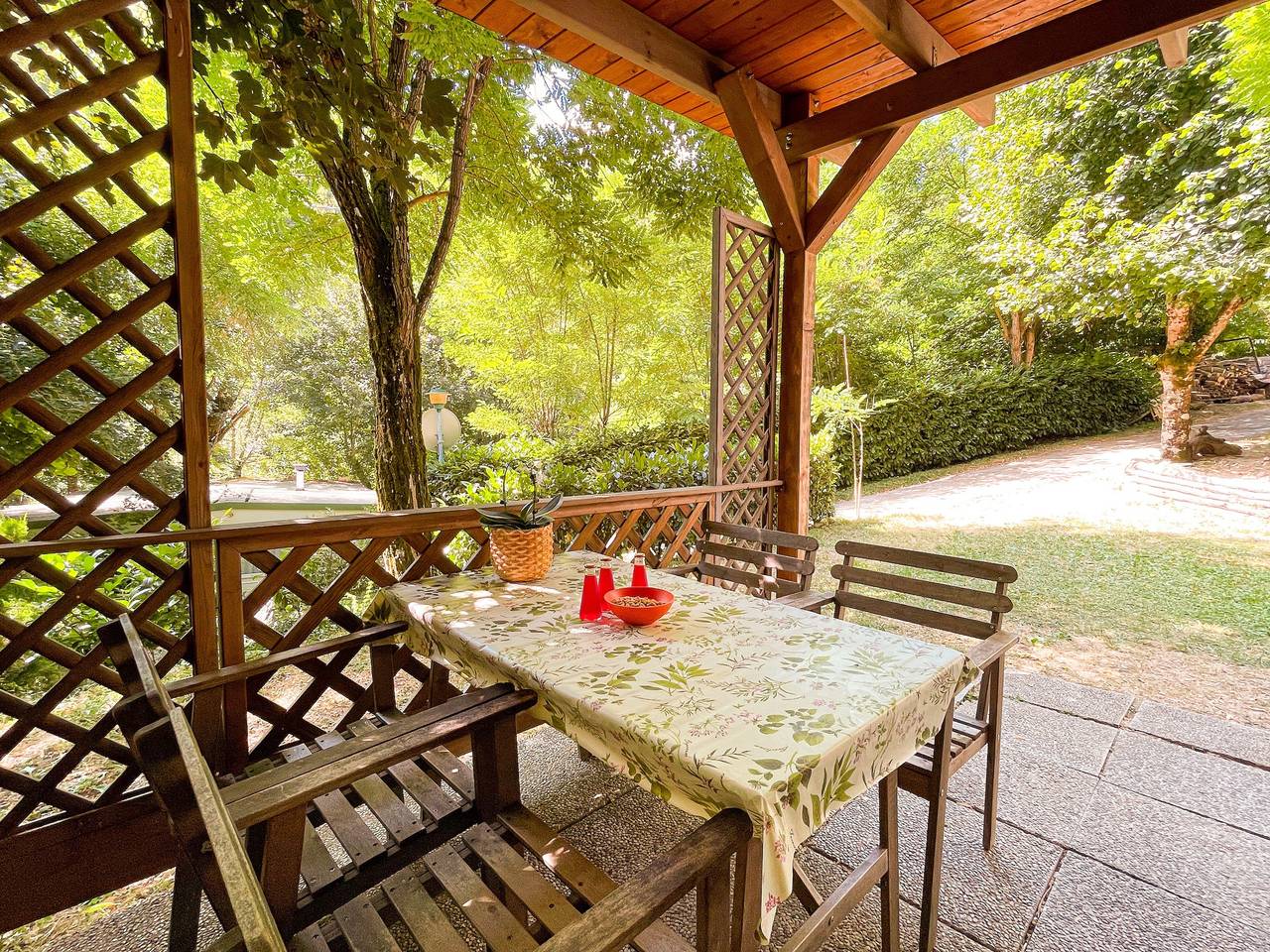 Caravane "Le Sorgenti - Mobile Home 46" avec vue sur les montagnes, jardin privé et climatisation. in Palazzuolo sul Senio, Province de Florence