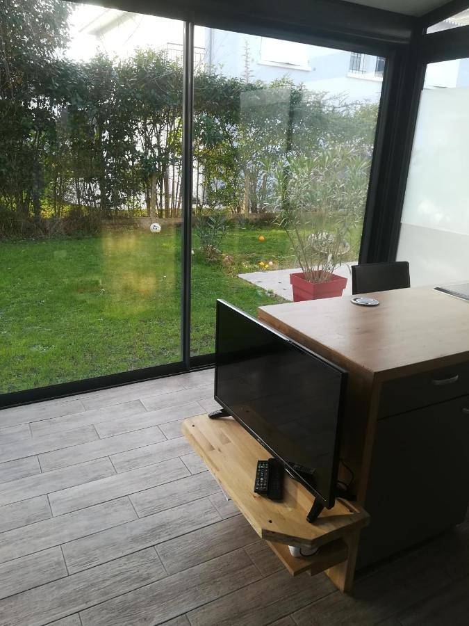 Location de vacances pour 5 personnes, avec vue et jardin à Pessac - 2