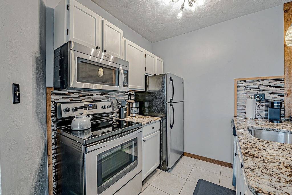 Ganze Wohnung, Cozy, Lake View Condo in Hidden Valley with Ski Slope Access in Hidden Valley, Pennsylvania