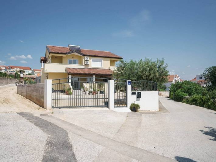 Ferienwohnung für 3 Personen, mit Balkon, kinderfreundlich in Vodice