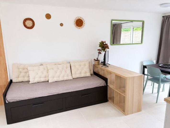 Apartamento de vacaciones para 4 personas, con vistas además de terraza y jardín - 1