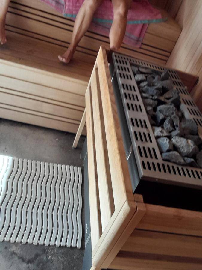 Gîte pour 6 personnes, avec Terrasse et Piscine dans Lac de la Raviège - 4