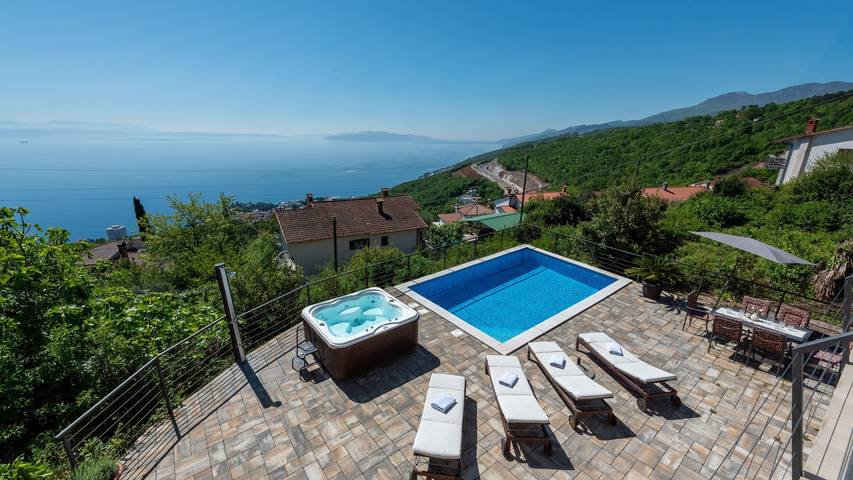 Villa für 6 Personen, mit Terrasse und Garten sowie Whirlpool in Opatija Riviera