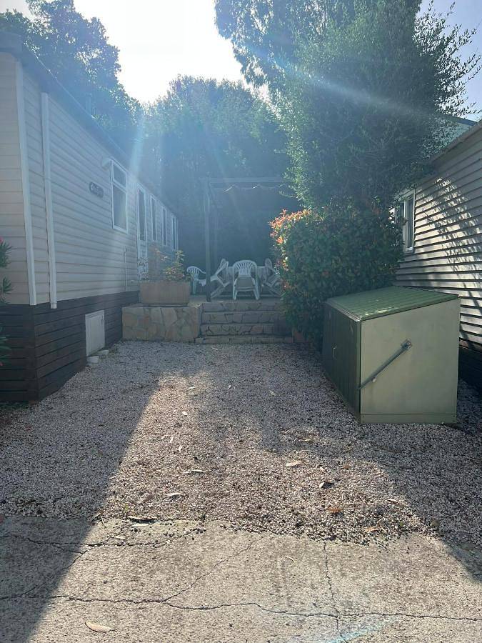 Camping pour 8 personnes, avec Terrasse et Jardin ainsi que Bassin pour enfant et Piscine à La Londe-les-Maures - 4