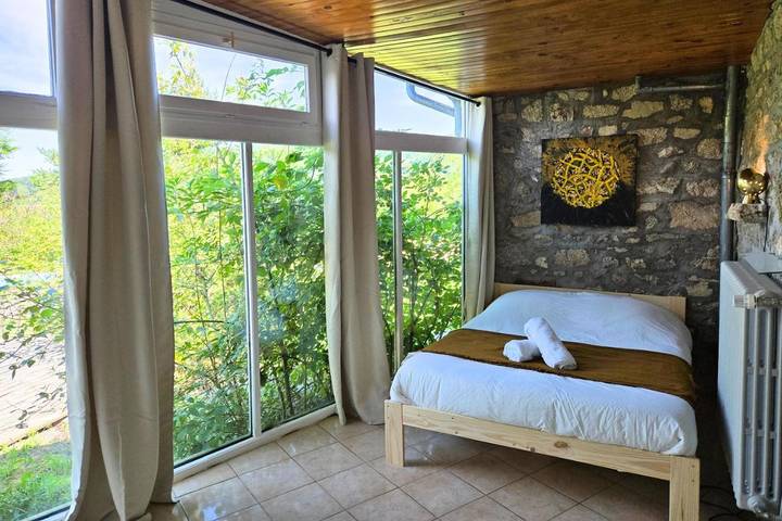 Villa pour 34 personnes, avec vue et piscine ainsi que sauna et jardin en Auvergne - 3