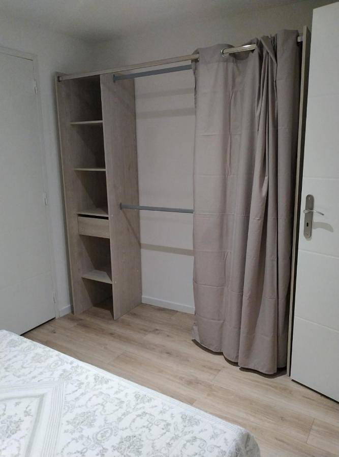 Appartement entier, Studiolaroque in La Roquebrussanne, Région de Brignoles