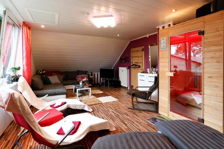 Ferienwohnung für 6 Personen, mit Pool und Whirlpool sowie Garten und Sauna in Schotten - 2