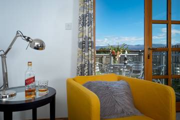 Holiday Home for 10 People in Aviemore, Cairngorms National Park, Photo 3