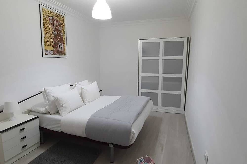 Entire apartment, B. O.D Apartaments Collblanc Zone Camp Nou in Hospitalet de Llobregat, l'Hospitalet de Llobregat