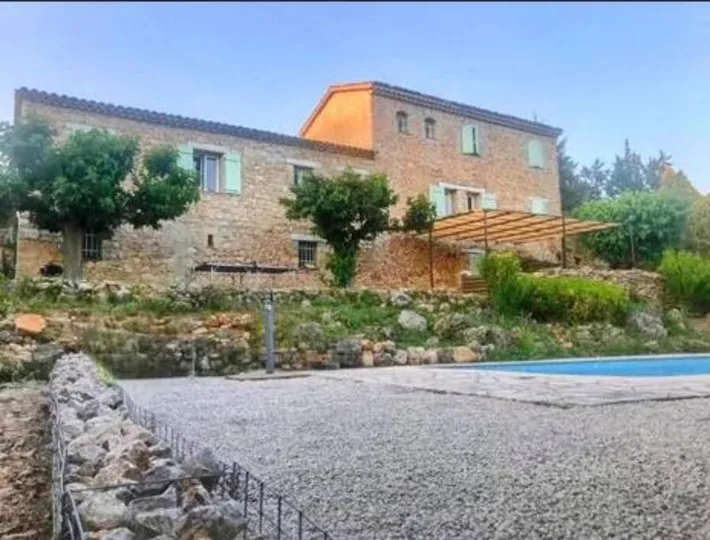Apartamento de vacaciones para 4 personas, con piscina además de jacuzzi y jardín, Se admiten mascotas - 1