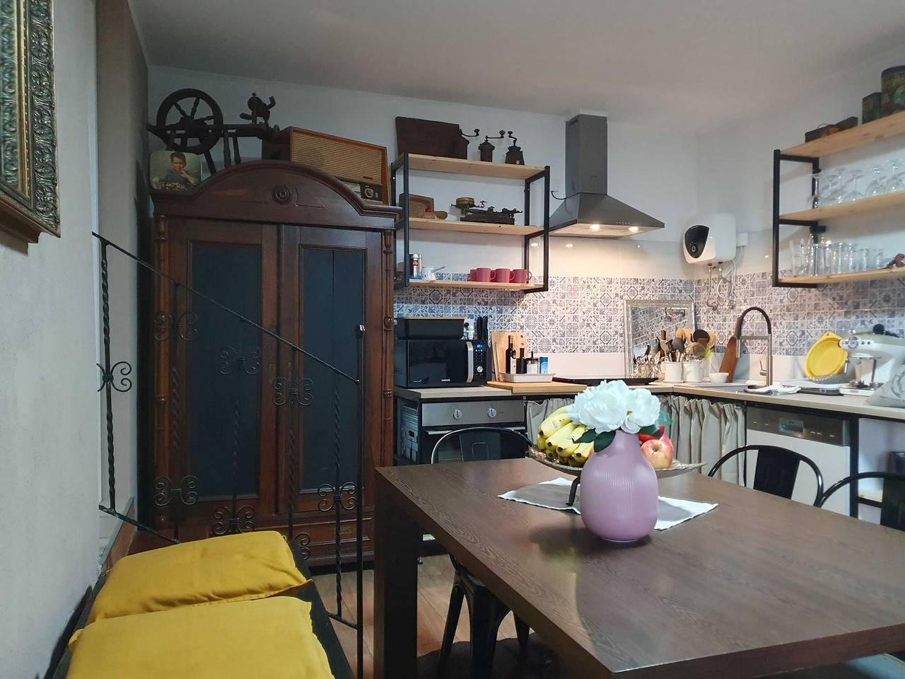 Ganze Wohnung, Bright and Sunny Apartment with Terrace - Two Bedroom Apartment with Terrace in Tolmin, Slowenien