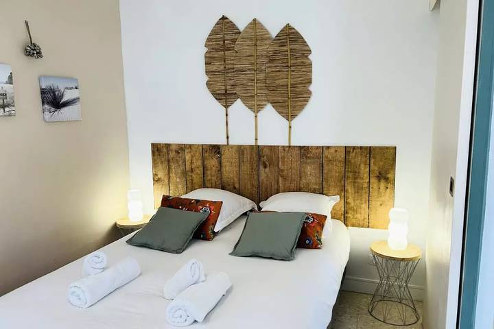 Gîte pour 3 personnes, avec balcon dans Plage La Favière