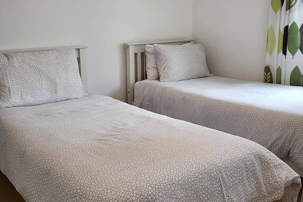 Pebble Cottage:2 Bed Cottage 2 mins from the beach in Worthing, West Sussex