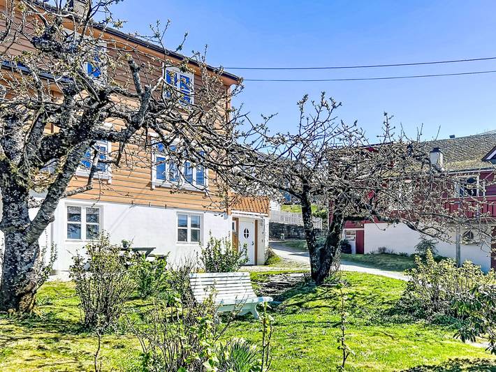 Ferienwohnung für 4 Personen, mit Seeblick und Garten sowie Terrasse, mit Haustier in Jondal