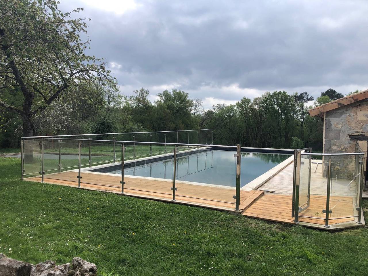Gîte Dordogne climatisé, piscine privée, calme et nature in La Chapelle-Faucher, Périgord Vert