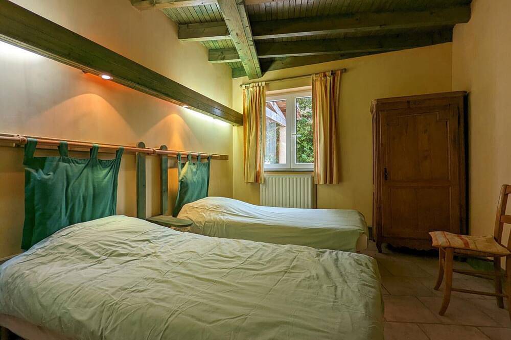 Gîte Charentais avec Piscine Chauffée, Jardin, Equip. Bébé et Recharge Électrique - Proche Périgord in Charras (homonymie), Charente